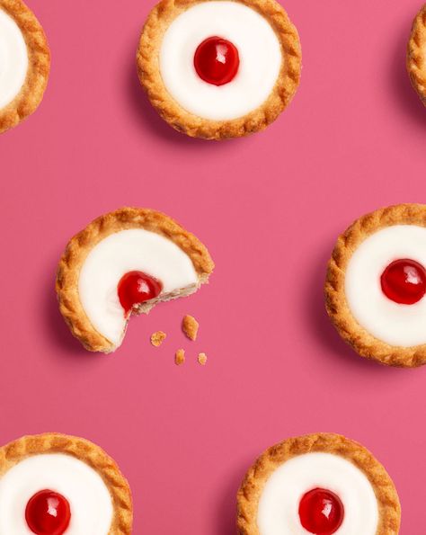 Mr Kipling ditches "heritage" in rebrand to attract international customers Pastry Photography, Mr Kipling, Photo Food, Food Photoshoot, Food Art Photography, Dessert Photography, Food Branding, Cake Photography, Food Patterns