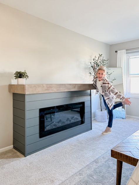 Faux Foyer, Diy Shiplap Fireplace, Tv Wall Ideas, Mantle Decorating, Electric Fireplace Mantle, Built In Electric Fireplace, Electric Fireplace Wall, Fireplace Frame, Modern Farmhouse Diy