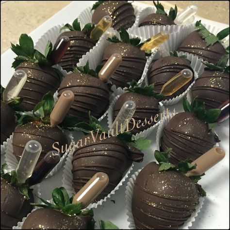 Liquor Infused Dark Chocolate Strawberries Green And Gold Strawberries Chocolate, Western Theme Chocolate Covered Strawberries, Chocolate Covered Strawberries Bachelorette Party, Infused Strawberries, Chocolate Covered Strawberries Infused With Liquor, Bachelorette Chocolate Strawberries, Infused Treats, Strawberry Ideas, Chocolate Covered Desserts