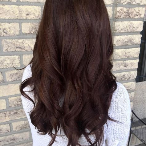 😍Mane CRUSH Monday! 🍂 • • I can’t get enough of this chocolate hair color! Brown with a hint of red to spice things up for fall! This color… チョコレートブラウン ヘアカラー, Cabello Color Chocolate, Rich Brown Hair, Kadeřnické Trendy, Hair Color Chocolate, Chocolate Brown Hair Color, Fesyen Rambut, Chocolate Hair, Chocolate Brown Hair