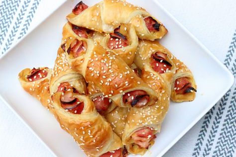 Deli Rolls Recipe, Deli Rolls, Deli Roll, Shabbat Recipes, Apricot Cake, Sausage Casserole, Meat Appetizers, Healthy Casseroles, Cold Cuts