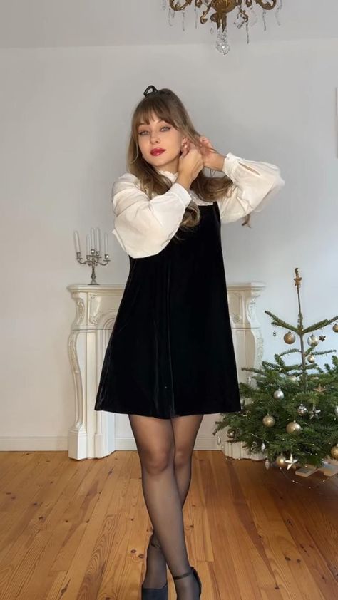 Check out this video if you still want to wear cute little dress for the winter Tiktok: @engelkrii #outfitvideo #outfitideasforwomen #60s #retrostyle #winteroutfitideas #Trends #Ideas #Inspo #CreativeIdeas #Inspiration #HomeTrends #Motivation 60s Dress Outfit, 60s Winter Fashion, 60s Outfit, 60s Christmas, Holiday Outfit Ideas, Winter Dress Outfits, Festive Look, 60s Dress, Holiday Outfit