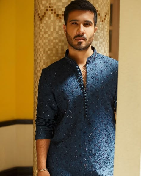 Kurta Designs Men's, Pakistani Kurta Designs, Pathani Suit, Latest Kurta Designs, Indian Wedding Clothes For Men, Feroze Khan, Boys Kurta Design, Wedding Kurta For Men, Kurta Pajama Men