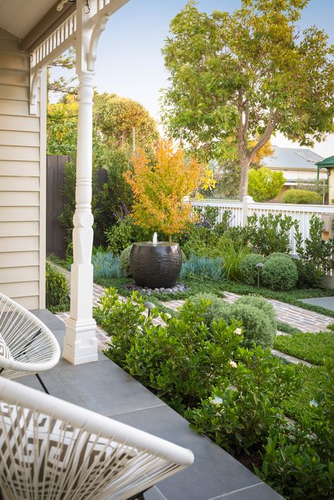 An elegant arrival - Rustic - Landscape - Melbourne - by Bayon Gardens | Houzz Swimming Pool Landscape Design, Nz Garden, Landscape Design Melbourne, Street Appeal, Landscape Garden Design, Small Front Gardens, Kerb Appeal, Dreamy Garden, Residential Landscape