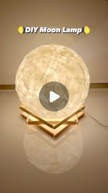 How To Make A Lamp, Moon Lamp Diy, Diy Moon Lamp, Diy Moon, Moon Lamp, Best Out Of Waste, Instagram Diy, Diy Lamp, Cardboard Crafts