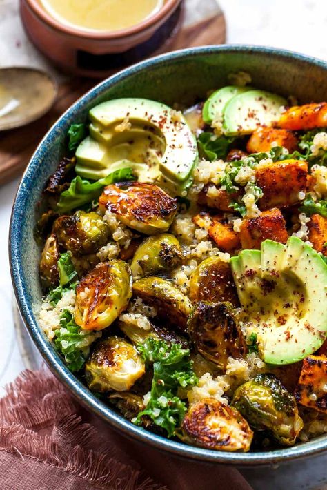 Quinoa Power Bowls with Maple Chipotle Brussels and Smoky Butternut Squash - Dishing Out Health Veggie Power Bowls, Spaghetti Squash Recipes Healthy, Dishing Out Health, Dinner Vegan, Vegetarian Meal Prep, Power Bowls, Spaghetti Squash Recipes, Guilt Free Dessert, Healthy Sides