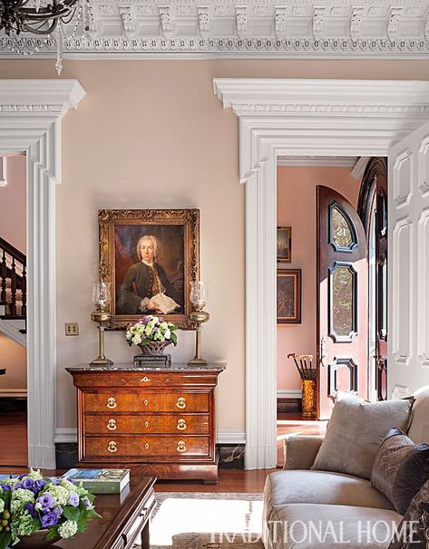 Southern Style: Beautiful Homes in Charleston, South Carolina Slc Interiors, English Interior, Interior Vintage, Design Salon, Lounge Design, Traditional Living, Traditional Living Room, Traditional Interior, Classic Interior