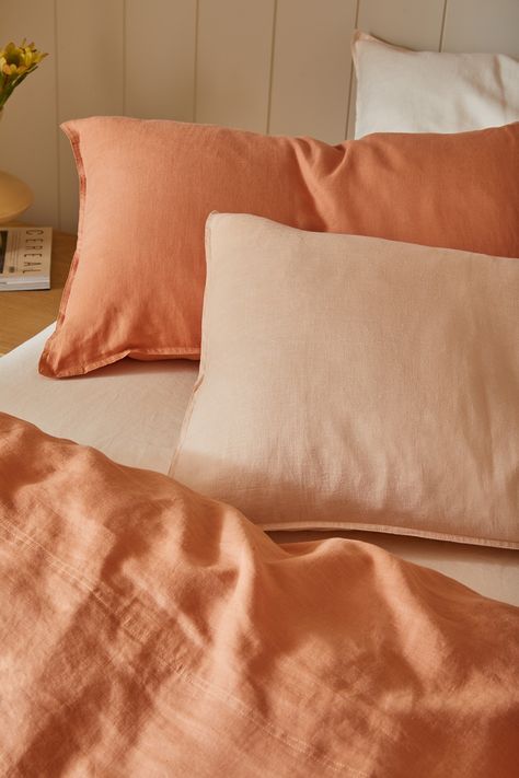 Peach Fuzz Bedroom, Peach Bedspread, Apricot Bedding, Apricot Bedroom, Plain Bedsheets, Coral Bedspread, Peach Bedroom, Bed Inspiration, Pantone 2024