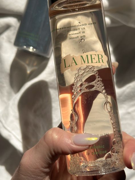 La Mer Skincare Aesthetic, Toner Aesthetics, La Mer Aesthetic, Nails Hailey Beiber, Skincare Organiser, Ladies Lounge, Skincare Facial, Couples Christmas, Alcohol Free Toner