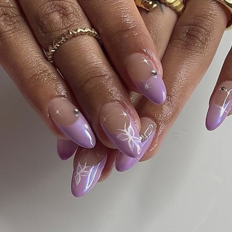 Purple Birthday Nails Almond, Birthday Nails Purple Art Designs, Speak Now Nails Taylor Swift Purple, Repunzle Nail Ideas, Purple Nail Designs Almond, Almond Nails Designs Purple, Purple Acrylic Nails Almond, Lavender Color Nails, Colored Chrome Nails