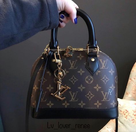 Expensive Purses Luxury, Lv Handbags Aesthetic, Luxury Bags Aesthetic, Tas Lv, Sac Louis Vuitton, Multi Colored Bag, Expensive Bag, Trendy Purses, Luxury Bags Collection