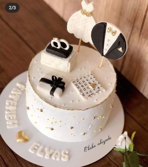 1st Wedding Anniversary Cake Ideas, 1st Wedding Anniversary Cake Designs, Engagement Cakes Simple, Small Cute Anniversary Cake, Engagement Cake Images, Anniversary Cake Designs, 22nd Birthday Cakes, Engagement Party Cake, Happy Anniversary Cakes