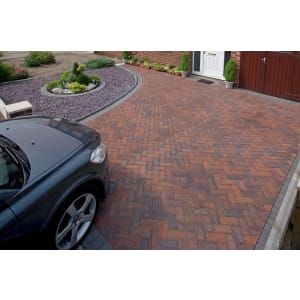 Block Paving Driveway, Driveway Blocks, Permeable Driveway, Permeable Paving, Driveway Paving, Driveway Design, Concrete Paving, Driveway Landscaping, Backyard Garden Landscape