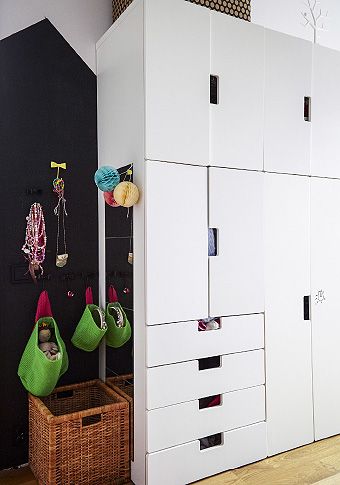 Ikea Stuva, Storage Hanging, Ikea Kids, Wardrobe Solutions, Child Friendly, Kids Room Design, Boy's Bedroom, Kid Spaces, Childrens Bedrooms