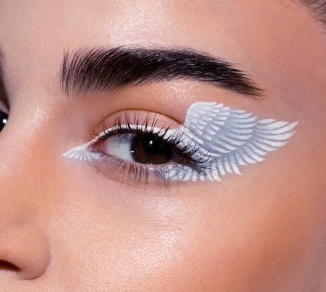 Ele on Instagram: “That's what you call a winged liner🕊🕊 Inspired by @lithunium.snow and @watoniki Btw yes, my undereye was creasing, can't do much about…” Greek Mythology Makeup, Angelcore Makeup, Artistic Make Up, White Eye Makeup, Rainbow Eyeshadow, Angel Makeup, Winged Eye, Snapchat Filter, Creative Eye Makeup