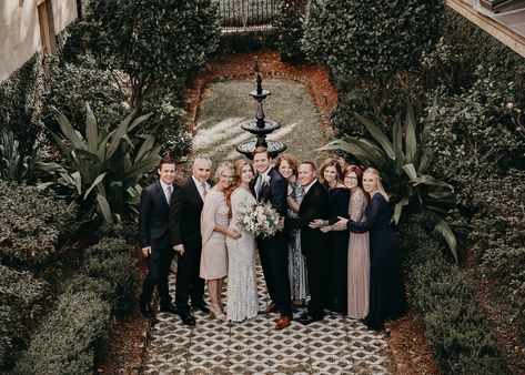 Savannah Ga Elopement, Savannah Wedding Photos, Family Wedding Photos, Forsyth Park, Savannah Wedding, Savannah Ga, Family Wedding, Wedding Photo Inspiration, Photo Location