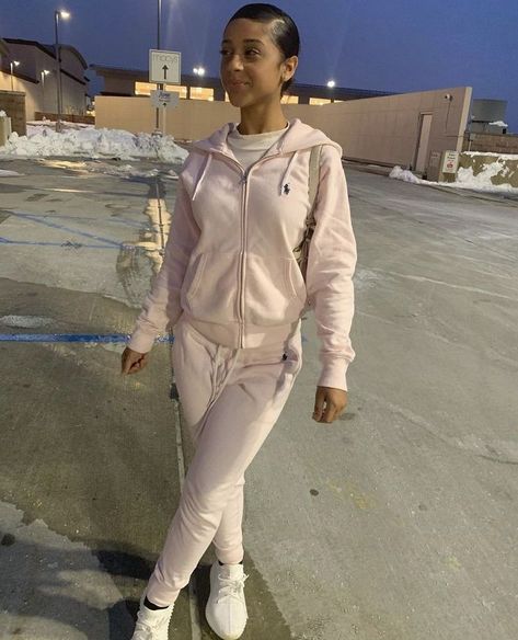 Polo Tracksuit, Sweat Suits Outfits, Tracksuit Outfit, Mode Zara, Outfit Inspo Casual, Cute Lazy Outfits, Cute Lazy Day Outfits, Lazy Outfits, Chill Outfits