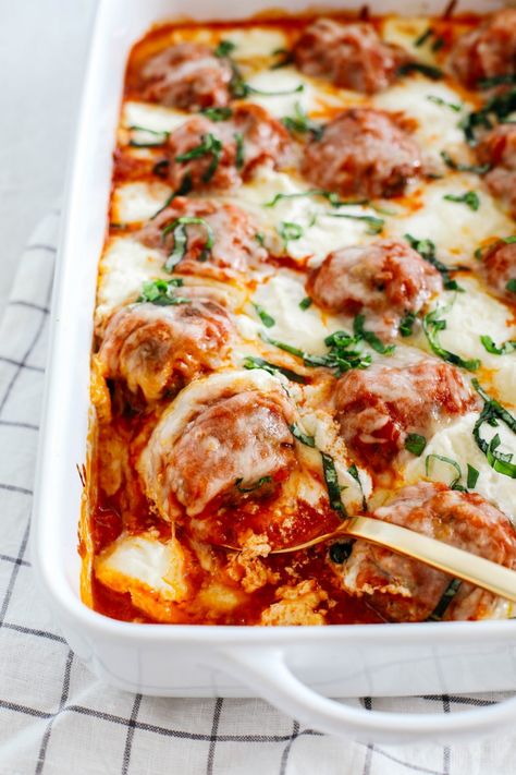 Cheesy Keto Meatball Casserole - Eat Yourself Skinny Keto Chicken Meatballs, Keto Meatball Casserole, Meatball Casserole Recipe, Keto Meat, Keto Meatballs, Cheesy Meatballs, Meatball Casserole, Keto Dishes, Low Carb Meatballs