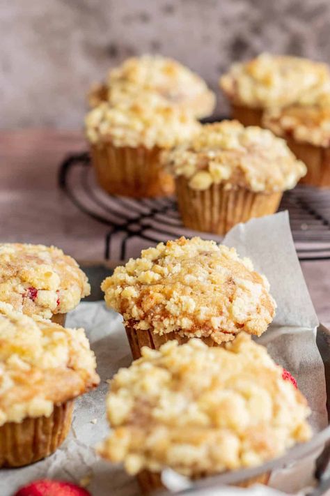 Sourdough Strawberry, Strawberry Cream Cheese Muffins, Strawberry Muffin Recipes, Sourdough Muffins, Rhubarb Muffins, Yogurt Muffins, Strawberry Bread, Sourdough Starter Discard Recipe, Easy Sourdough