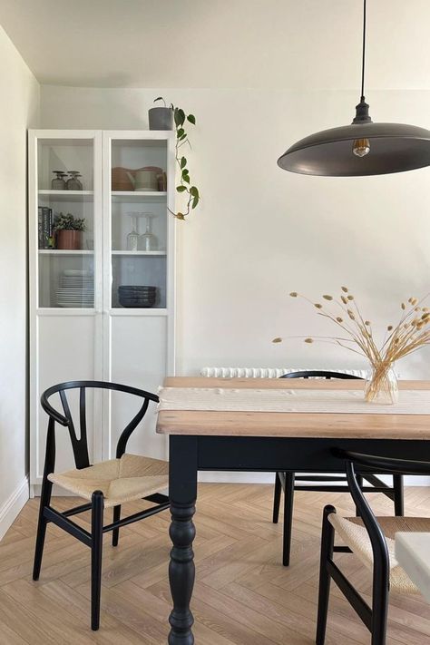 Wishbone Chair Farmhouse Table, Kitchenette Corner, Black Wishbone Chair, Wegner Wishbone Chair, Arne Jacobsen Egg Chair, Dsw Chair, Scandi Home, Reproduction Furniture, Mid Century Modern Kitchen