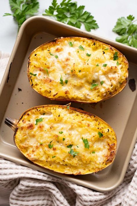 Chicken Alfredo Spaghetti Squash Boats - iFoodReal.com Chicken Alfredo Spaghetti Squash, Chicken Alfredo Spaghetti, Alfredo Spaghetti Squash, Spaghetti Squash With Chicken, Spaghetti Squash Chicken Alfredo, Alfredo Spaghetti, Spaghetti Squash Alfredo, Spaghetti Squash Boats, Spaghetti Squash Boat