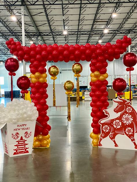 China Birthday Party, Asian Balloon Decor, Chinese Birthday Theme, Japanese Balloon Decor, Asian New Year Decoration, Asian Theme Party Decorations, Lunar New Year Balloon Garland, Chinese New Year Balloon Decoration, Chinese New Year Balloon Arch