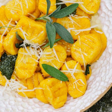 Good Sweet Potato Recipe, Brown Butter Sage Sauce, Sage Butter Sauce, Pumpkin Gnocchi, Brown Butter Sauce, Sweet Potato Gnocchi, Potato Gnocchi, Gnocchi Recipes, Easy Pasta Recipes