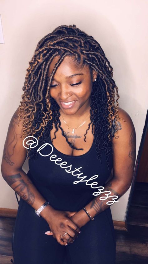 Beauty 🖤🖤🖤‼️‼️‼️SWIPE📍 #fauxlocs #bohemianlocs #half&half #crochethairstyles #crohetfauxlocs #hairstylist #hairstyles #locstylesforwomen #locs #hairstyling #chicagostylist #hairart #blackwomen #women #locs #protectivestyles #styles #curlyhair #weave #curly Fox Locs, Women Hairstyles Braids, Locs Women, Women Locs, Locks Hair, Hairstylist Hairstyles, Braiding Styles, Natural Braids, Faux Locs Hairstyles