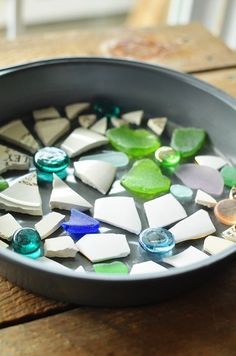 Make Stepping Stones, Ge Aldrig Upp, Stepping Stones Diy, Garden Stepping Stones, Stones Diy, Whimsical Garden, Ideas Garden, Cake Pan, Art Sculptures