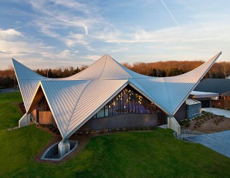 ParametricArchitecture on Instagram: “The Church of St. Aloysius by Erdy McHenry Architecture in #Jackson #USA / 2009. The new Church of Saint Aloysius tells the story of its…” Hyperbolic Paraboloid, St Aloysius, Canopy Architecture, Backyard Canopy, Modern Church, Garden Canopy, Roof Architecture, Religious Architecture, Roof Styles