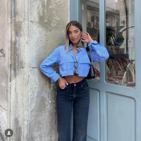 Cropped Blue Shirt Outfit, Cropped Shirt Outfit, Slim Outfits, Jean Zara, Dark Grey Jeans, Short Shirt, Layered Shirts, Cropped Shirt, Crop Top Outfits