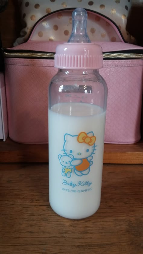 Hello Kitty Baby, Pet Spaces, Future Mom, Hello Kitty Items, Baby Time, Baby Bottle, Cute Little Things, الرسومات اللطيفة, Baby Bottles