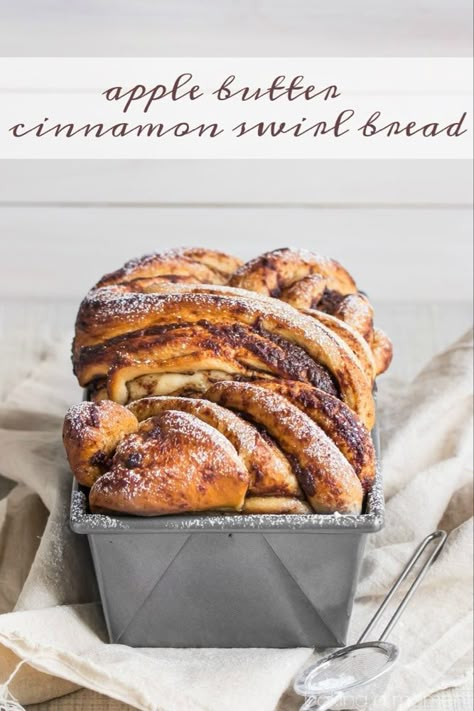 Apple Butter Cinnamon Swirl Bread- This bread was easy to make, so moist, and had plenty of apple butter and cinnamon sugar in every bite. My family loved it! Weight Watcher Desserts, Swirl Bread, Cinnamon Swirl Bread, Butter Cinnamon, Pane Dolce, Swirled Bread, Wings Recipe, Cinnamon Swirl, Monkey Bread