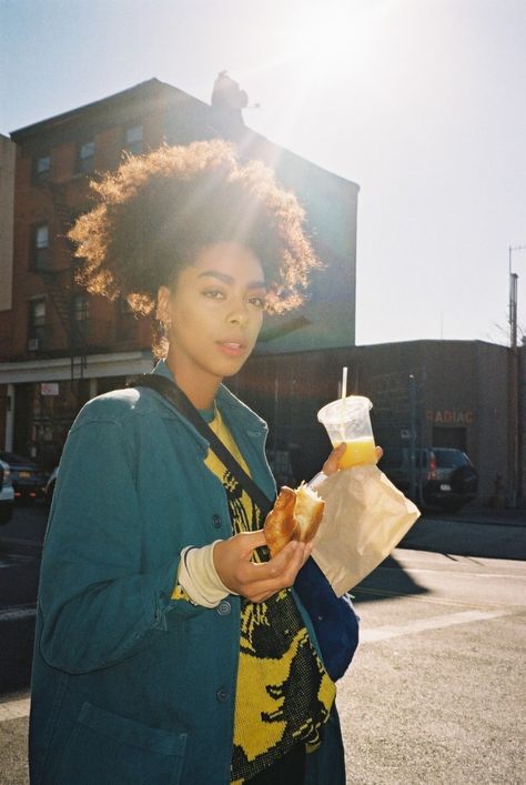 Skating with the NYC all-girl skate crew running their own rules | HERO magazine: A fresh perspective Heat Photography, Fever Tree, Girl Skater, Open Roads, Sun Photography, People Having Fun, Fresh Perspective, Rock In Rio, People Food