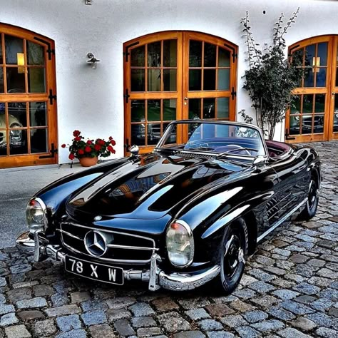 Home / Twitter Black Mercedes, Mercedes Classic, Old Vintage Cars, مرسيدس بنز, Mercedes Benz 300, Mercedes Car, Classic Mercedes, Classic Sports Cars, Mercedes Benz Cars