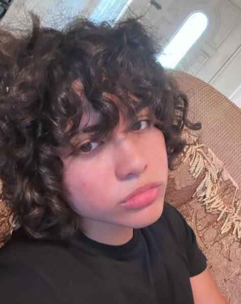 Ethan Garcia Pics, Cute Curly Heads, Ethan Gracia, Curly Haired Boys, Curly Hair Boys, Y2k Boys, Ethan Garcia, Taper Cut, Majestic Men