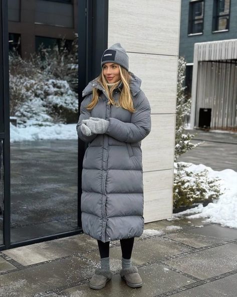 Top 23 Puffer Coat Styles for Women: Outfit Ideas & Trends Coat Styles For Women, Long Puffer Coat Outfit, Puffer Coat Style, Puffer Coat Outfit, White Puffer Coat, Trendy Casual Outfits, Coat Styles, Pink Puffer Coat, Black Puffer Coat