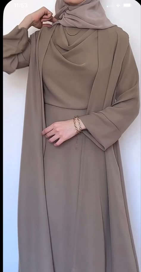 Office Abaya Work Outfits, Nikab Design, Hijabi Abaya Outfits, Simple Abaya Designs Muslim, Modest Abaya Designs, Simple Abaya Designs Casual, Simple Burkha Designs, Casual Abaya Outfits, Beautiful Abaya Designs