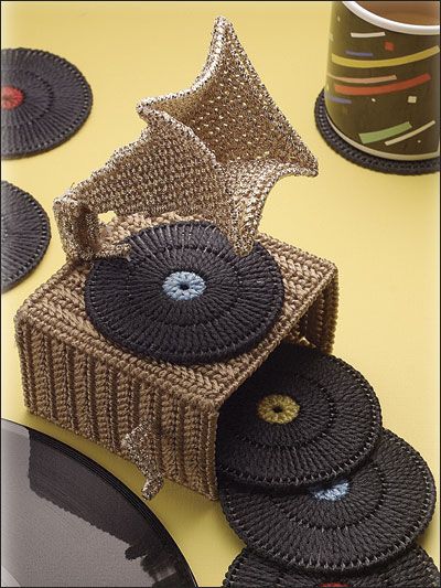 Phonograph Coaster Set Plastic Canvas Yarn, Accessoires Barbie, Canvas Coasters, شال كروشيه, Plastic Canvas Coasters, Plastic Canvas Ornaments, Plastic Canvas Ideas, Plastic Canvas Projects, Blanket Diy