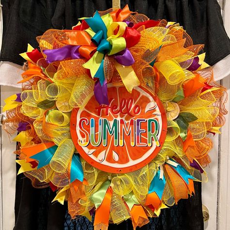 This Summer Wreath Pops Out At You With Lots Of Beautiful Colors And Oranges. It’s Absolutely Stunning With All Of Its Ribbon And Spider Bow At The Top. Halloween Witch Hat Wreath, Summer Mesh Wreaths, Wreath Indoor, Fall Grapevine Wreaths, Artificial Christmas Wreaths, Summer Door Wreaths, Harvest Wreath, Pumpkin Flower, Yarn Wreath