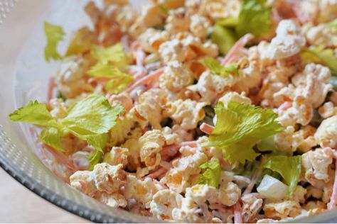 Popcorn Salad, Mayonnaise Dressing, Cheese Popcorn, Popcorn Seasoning, Crunchy Salad, Creamed Spinach, Sugar Snap Peas, Retro Recipes, Shredded Carrot