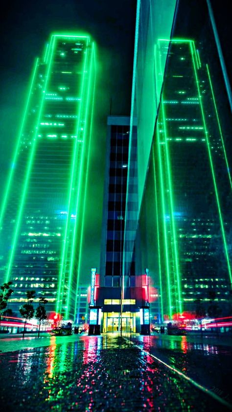 Rauch Fotografie, Lights At Night, Green Lights, Neon Noir, Tall Buildings, New Retro Wave, Dark Green Aesthetic, Slytherin Aesthetic, Cyberpunk Aesthetic