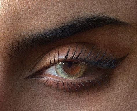 Image about photography in ideas by 𝗌𝗂𝖽𝖾 𝖾𝖿𝖿𝖾𝖼𝗍𝗌 Foxy Eyes, False Lash Effect Mascara, Stay Weird, Eye Photography, Aesthetic Eyes, Makeup Goals, Pompadour, Pretty Eyes, Makeup Eyeliner