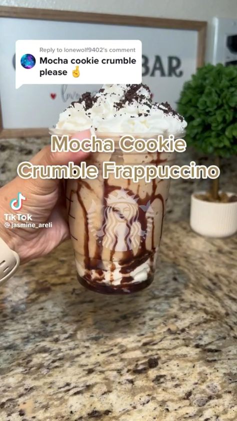 Best Starbucks Drinks Frappuccino Coffee Recipes, Cold Starbucks Drinks Frappe, Diy Starbucks Frappuccino Recipe, Amazing Starbucks Drinks, Starbucks Mocha Recipe, Diy Starbucks Frappuccino, Coffee Slushies Recipes, Cookie Crumble Recipe Starbucks, Mocha Frappuccino Recipe