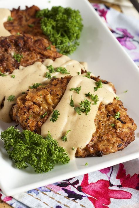 Ready in 30 minutes, this Easy Chicken Fried Steak with Country Gravy recipe is a southern staple. Perfect and crispy, the BEST comfort food around! Easy Chicken Fried Steak, Chicken Fried Steak Easy, Fried Cube Steaks, Best Salisbury Steak Recipe, Country Gravy Recipe, Chicken Fried Steak Recipe, Crispy Oven Fried Chicken, Crispy Oven Fries, Fried Steak Recipes