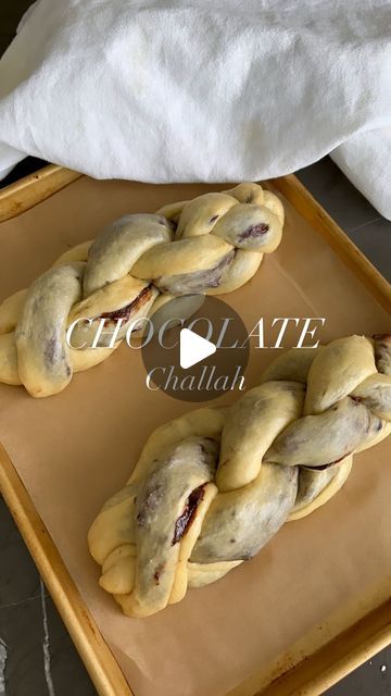 Sivan's Kitchen on Instagram: "Chocolate challah bread🍫for a sweet Shabbat✨
This happens to be the same dough i used for my sufganiyot, so if you noticed a resemblance, you were right ! 
Makes two beautiful challahs🤍

Ingredients: 
•5 very full cups of all purpose flour = 800grams
•2 tbsp. of yeast = 24 grams 
•1 large whole egg 
•1/2 cup of sugar = 110 grams 
•1 stick of margarine or butter = 1/2 cup or 113 grams 
I use margarine to keep the recipe dairy free you can use butter 
•pinch of salt 
•1 tbsp. of vanilla extract = 15 milliliters 
•about 2 cups of warm water 

Ingredients for chocolate filling:
•1 heaping cup of non dairy or dairy chocolate chips 
•2 sticks butter (226 grams) or non dairy butter 
•1 cup unsweetened cocoa 
•3/4 cup powdered sugar 
•1/4 cup oil (neutral oil) 

Di Chocolate Challah Bread, Sweet Challah Bread Recipe, Chocolate Challah, Best Challah Recipe, Sivan's Kitchen, Challah Rolls, Challah Bread Recipe, Challah Bread Recipes, Non Dairy Butter