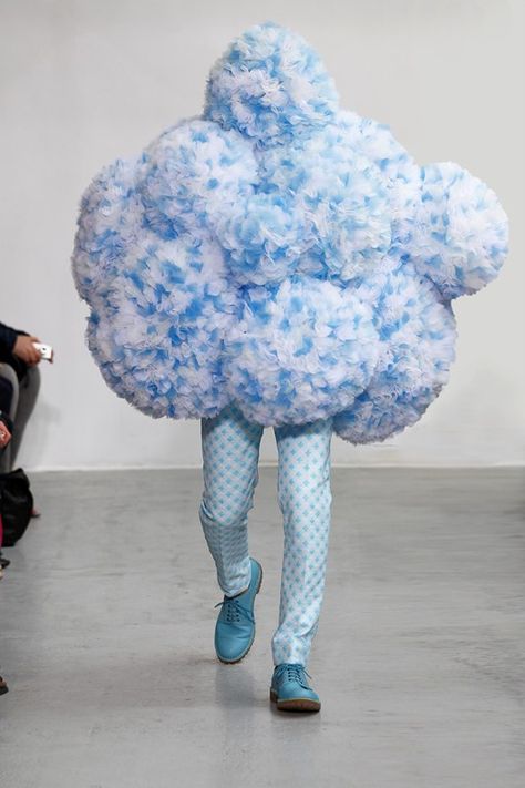 Ugly Fashion, Outrageous Fashion, Walter Van Beirendonck, Kampot, Fashion Fail, Cloud Shapes, Weird Fashion, Mode Inspiration, Mardi Gras