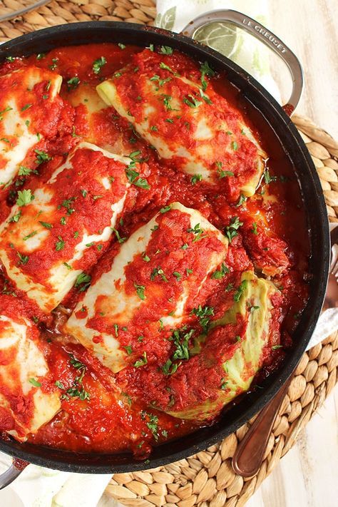 Super easy to make Stuffed Cabbage Rolls! A great dinner to make in advance and it's freezer friendly, too. | @suburbansoapbox #freezermeal #mealprep #giveaway Best Stuffed Cabbage Rolls, Easy Polish Recipes, Polish Stuffed Cabbage, Potato Pancakes Easy, Easy Stuffed Cabbage, Autumn Foods, Boiled Cabbage, Fall Meals, Stuffed Cabbage Rolls