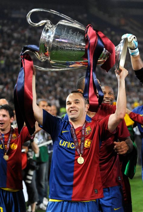 Xavi Iniesta, Young Messi, Barcelona Pictures, Fc Barcelona Players, Football Final, Fc Barcelona Wallpapers, Manchester United Soccer, Football Legends, Barcelona Football