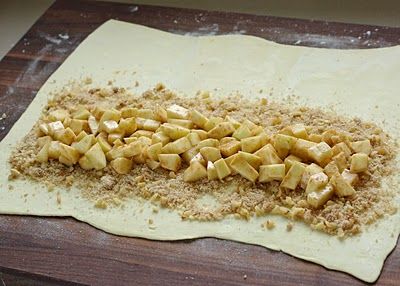 Apple Strudel Apple Strudel Puff Pastry, Easy Apple Strudel Recipe, Easy Apple Strudel, Puff Pastry Recipes Dessert, Dessert Apple, Pastries Recipes Dessert, Pie Fillings, Strudel Recipes, Apple Puff Pastry